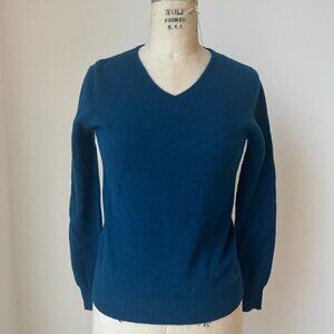 100% Wool Blue V-Neck Sweater | Classic Knit | Size M | Cozy Layer